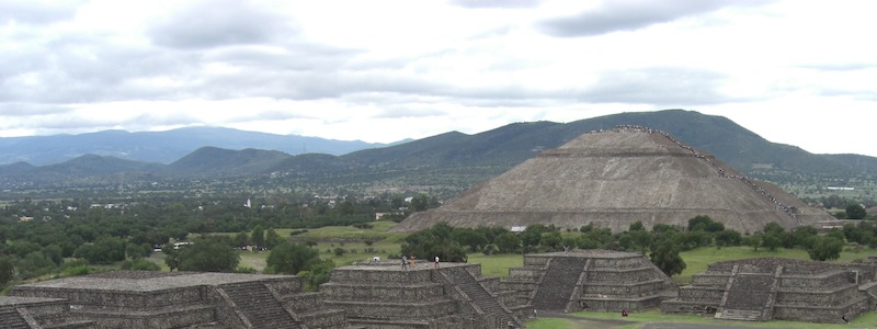 Photo of the Pyramid of the Sun in Teotihuacan